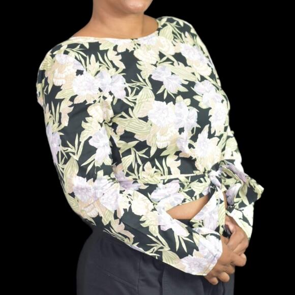 Zulu and Zephyr The Wilds Wrap Top Purple Convertible Cropped Floral Size Small - Picture 12 of 16